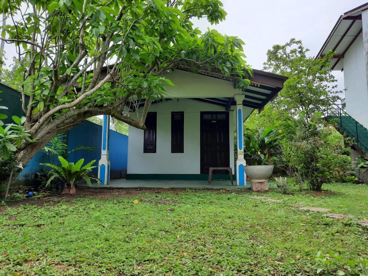 New Star Light Hotel Mirissa Exterior photo