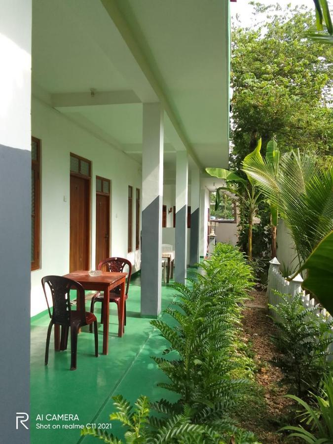 New Star Light Hotel Mirissa Exterior photo