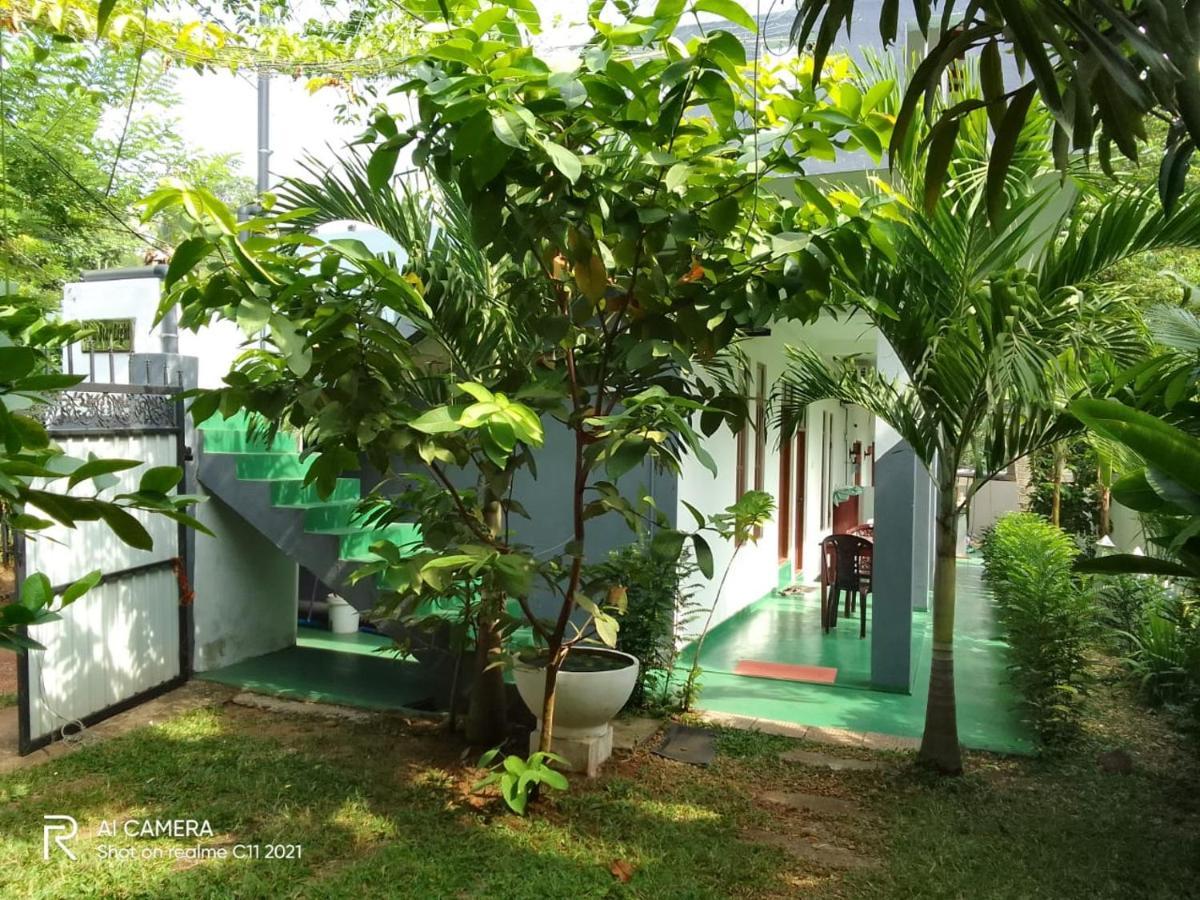 New Star Light Hotel Mirissa Exterior photo