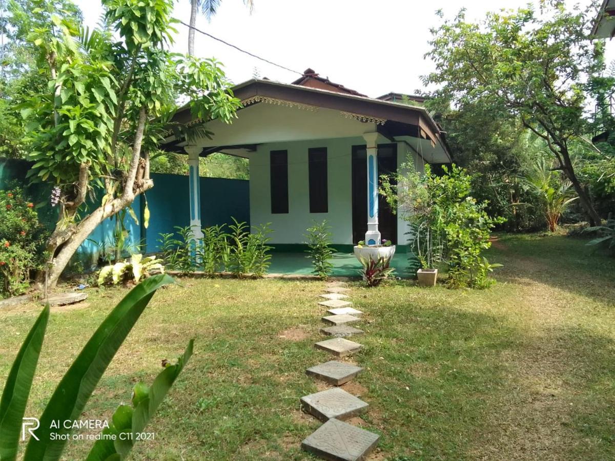 New Star Light Hotel Mirissa Exterior photo