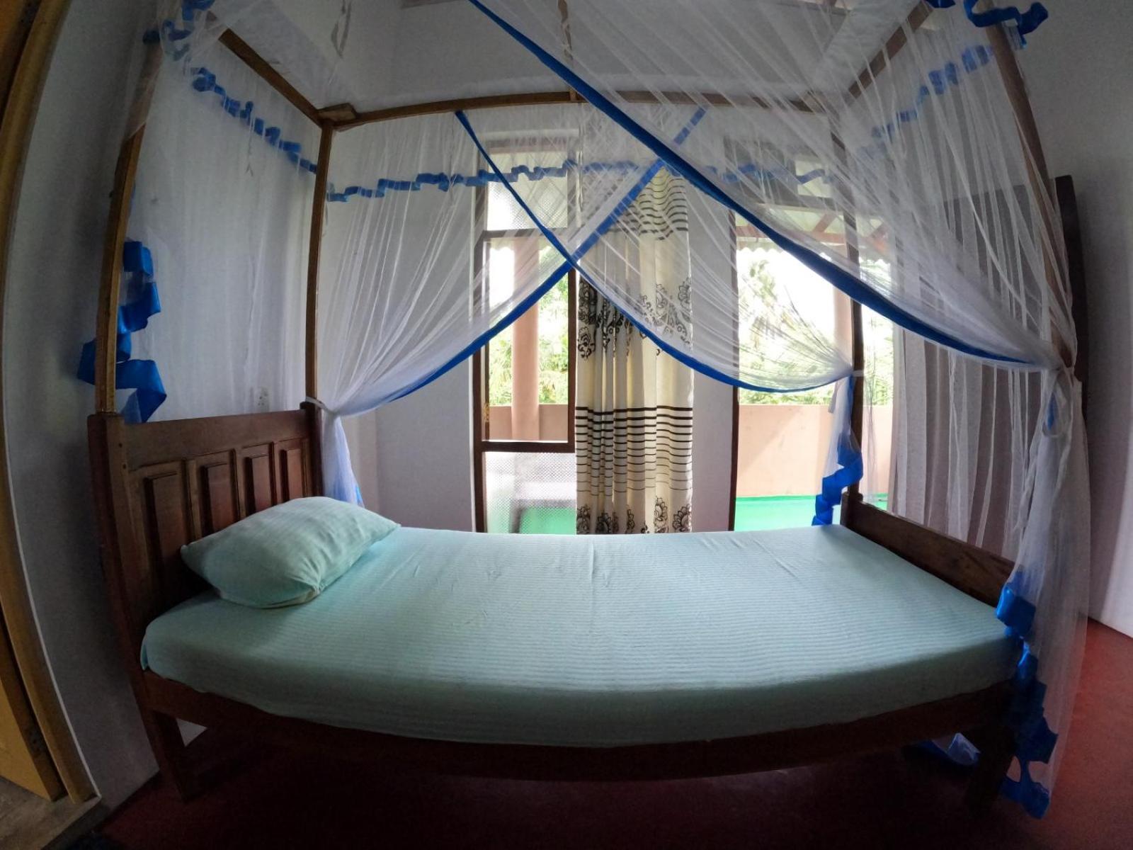New Star Light Hotel Mirissa Exterior photo